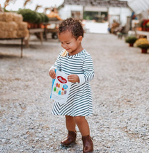 Load image into Gallery viewer, Albanese Sour 12 Flavor Gummi Bears® - Kids love them