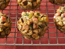 Load image into Gallery viewer, Bazzini Raisin Nut Mix cookies