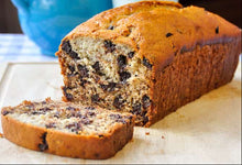 Load image into Gallery viewer, Hahn's Old Fashioned Banana Chocolate Chip Pound Cake 2