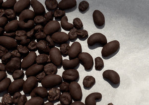 Hu Kitchen,Chocolate-Covered  Hunks, Cashews & Vanilla Bean 4 oz contents